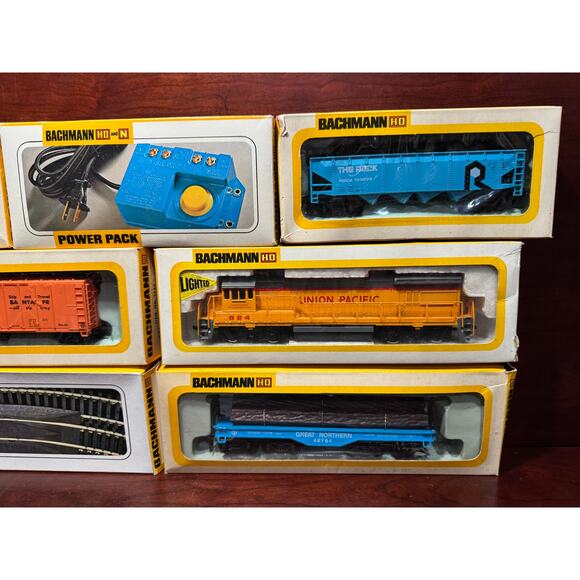 8 Bachman Trestle Bridge HO Scale Train Cars, Track, Bridge Trestle & Power Pack - Picture 4 of 8